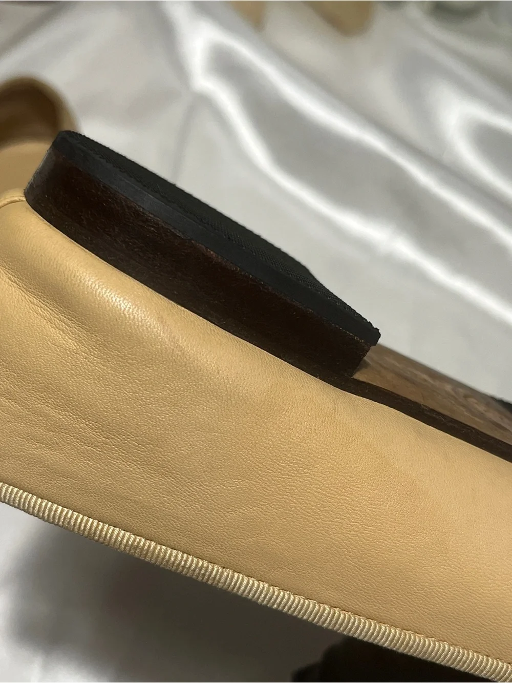 CHANEL Two-Tone Beige and Black Leather Ballet Flats with Bow